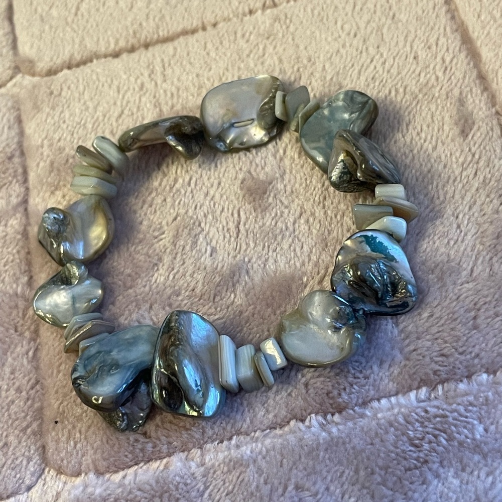 Abalone Shell Stretch Bracelet Beautiful Shades Of Blue Colors